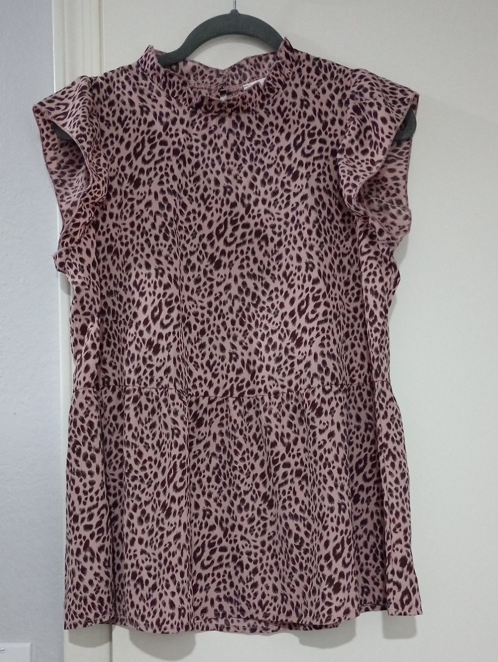 Kirundo Pink Leopard Print Ruffled Cap-Sleeve Blouse Size S